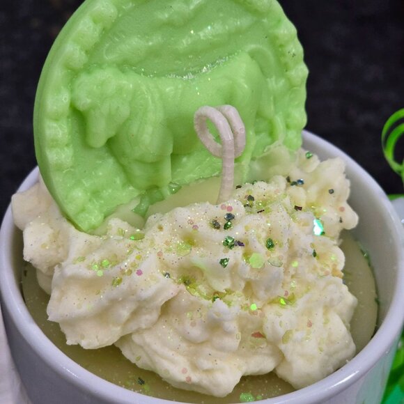 Taurus Zodiac Candle Gift Set ✦ Scented Mug Candle + Handmade Resin Keychain NWT - Picture 3 of 5